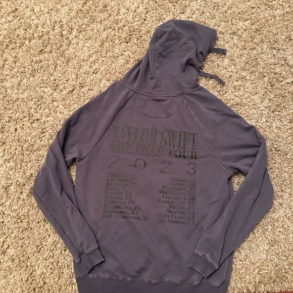 Taylor Swift Gray Sweatshirt Classic Pullover Design - Picture 3 of 4